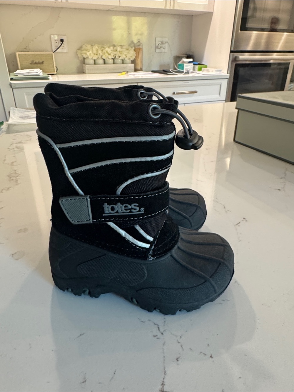 totes Kids Black Snow Boots with Reflective Trim